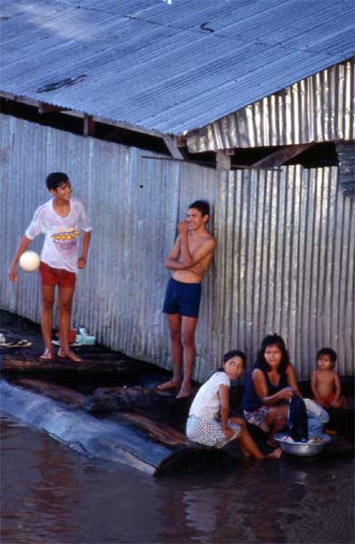 washing clothes, Brazil, photo